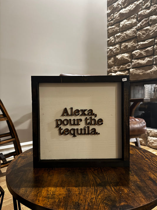 Alexa pour the tequila white/wood